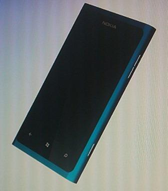 Nokia 703 : Tutte le specifiche e le informazioni sul prezzo dello smartphone Windows Phone 7