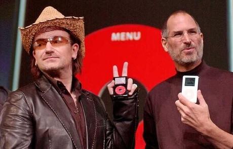 Bono degli u2 si complimenta per la generosità di Steve Jobs