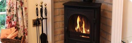 charlton-house-self-catering-lodge-fireplace