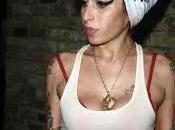 Trend alert: Headscarf Winehouse style