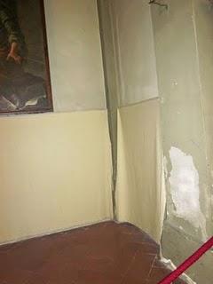 L'interno del Duomo di Fidenza a rischio di degrado