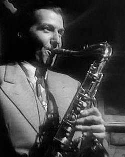 http://upload.wikimedia.org/wikipedia/commons/thumb/7/7a/Charlie_Barnet.jpg/250px-Charlie_Barnet.jpg