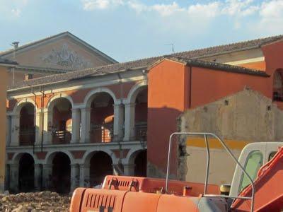 Fidenza - Piazza Pontida: punto e a capo.