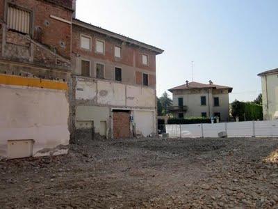 Fidenza - Piazza Pontida: punto e a capo.