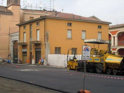 Fidenza - Piazza Pontida: punto e a capo.