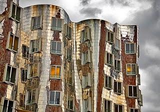 Strange houses: Gaudì e gli altri.