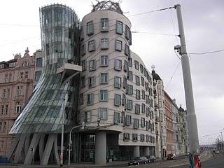 Strange houses: Gaudì e gli altri.