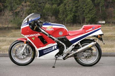 Honda VF 1000 R by JB Power