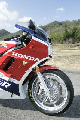 Honda VF 1000 R by JB Power