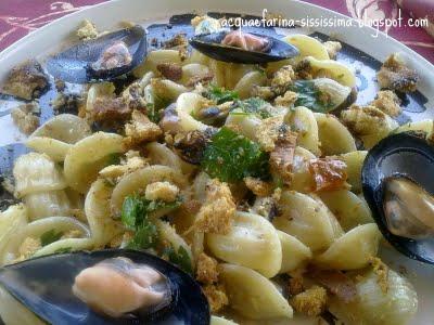 ...pasta con le cozze e il panettone, quando Nord e Sud s'incontrano e vanno d'accordo...