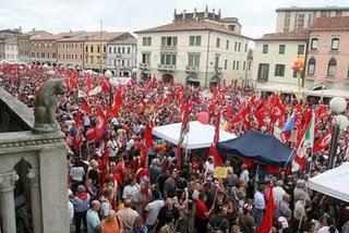 In piazza (con la collana dedicata)!