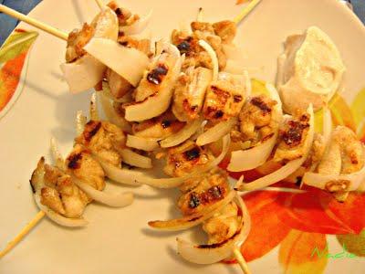 Spiedini di pollo con salsa allo yogurt