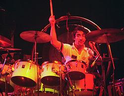 http://upload.wikimedia.org/wikipedia/commons/thumb/9/97/Keith_Moon_4_-_The_Who_-_1975.jpg/250px-Keith_Moon_4_-_The_Who_-_1975.jpg