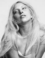 Lady Gaga acqua e sapone su Harper's Bazaar: o è un clone?