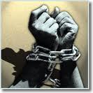 Ci sono più SCHIAVI oggi che in qualunque altra epoca della storia umana