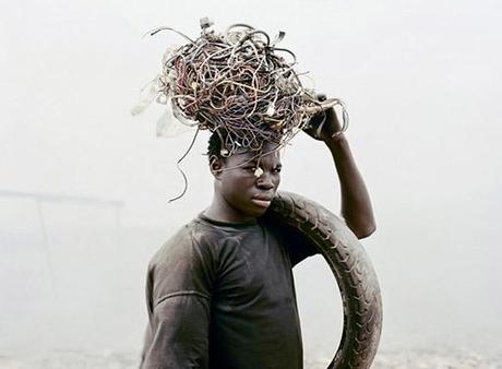 Pieter Hugo: Permanent Error, il cimitero tecnologico di Agbogbloshie. FOTO GALLERY