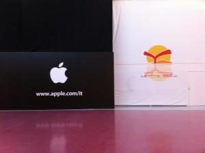 Il logo Apple compare al “Centro Sicilia” di Catania