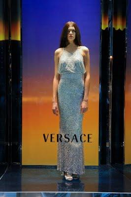 Vogue Fashion Night Out, Versace e le modelle 3D