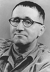 Poesia – Generale, il tuo carro armato di Bertolt Brecht