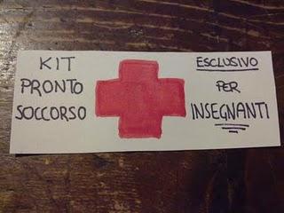 KIT PRONTO SOCCORSO INSEGNATI ovvero E' DURA ANCHE PER LORO...