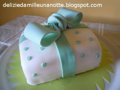 TORTA PACCHETTO REGALO