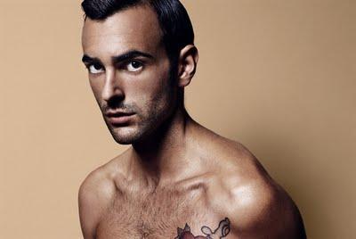 Vanity Fair: sull'essere gay Marco Mengoni non fa dichiarazioni