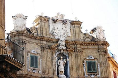 PIAZZA PRETORIA...Between Nudes and Beauty