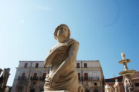 PIAZZA PRETORIA...Between Nudes and Beauty