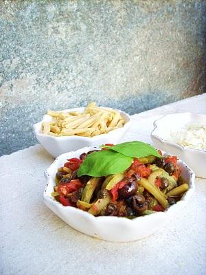 Caserecce zucchine, pomodori e olive taggiasche