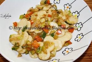 Gnocchi cinesi saltati con verdure