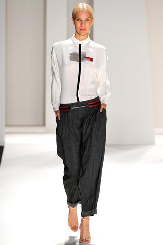 New York Fashion Week: Carolina Herrera P/E 2012