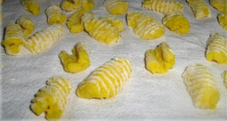 Ricette della Nonna: Gnocchi allo Zafferano Burro e Salvia