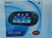 Playstation Vita mostrata confezione diverse colorazioni della console