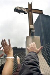 Proposta di legge per proclamare la croce di Ground Zero monumento nazionale