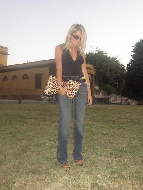 High-waisted jeans and Leopard clutch!