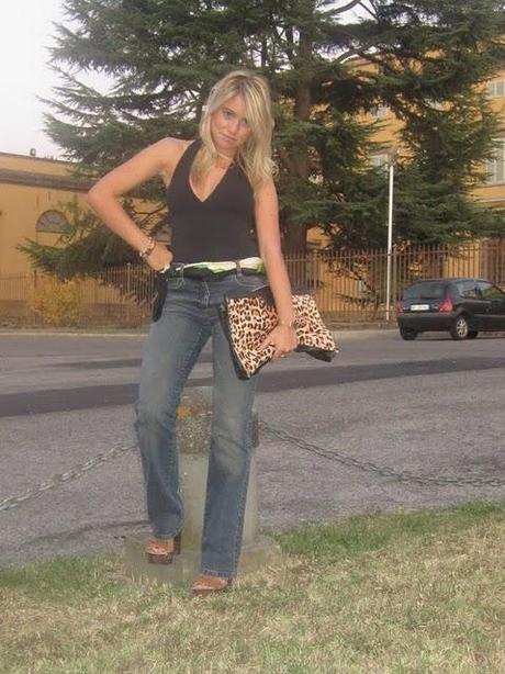 High-waisted jeans and Leopard clutch!