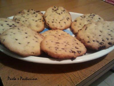 COOKIES AMERICANI CON GOCCE DI CIOCCOLATO