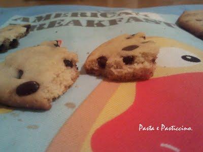 COOKIES AMERICANI CON GOCCE DI CIOCCOLATO