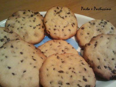 COOKIES AMERICANI CON GOCCE DI CIOCCOLATO