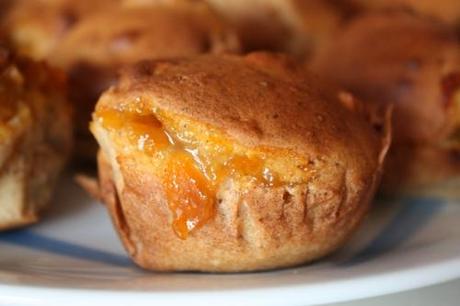 Muffin di grano saraceno con mele e marmellata di albicocche