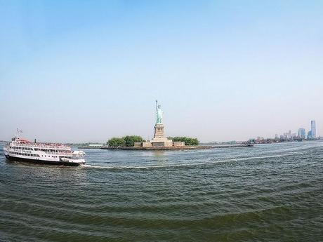 Smiling waves of liberty