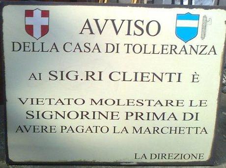 Le notizie circolate su Manuela Arcuri l’hanno fatta passare per fenomeno, ha semplicemente alzato il prezzo e chiesto la garanzia. Prima vedere cammello.