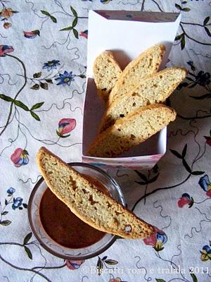 Storia di mousse, biscotti alle spezie e alberi