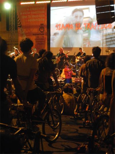 Tetes de Bois…musica a pedali!