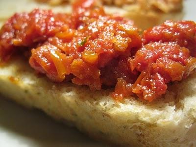 Pane saporito all'aglio e rosmarino e.....Bruschette!!