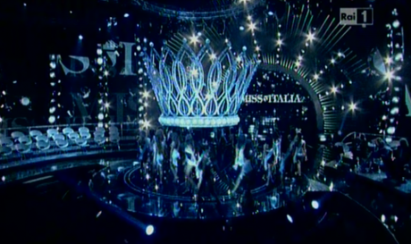 Miss Italia 2011:la caduta di una Miss (Video)