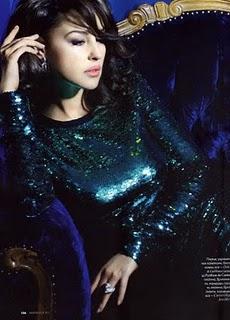 Monica Bellucci in Dolce & Gabbana suElle Russia ottobre 2011