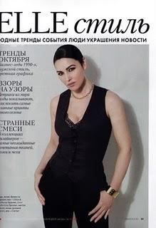 Monica Bellucci in Dolce & Gabbana suElle Russia ottobre 2011