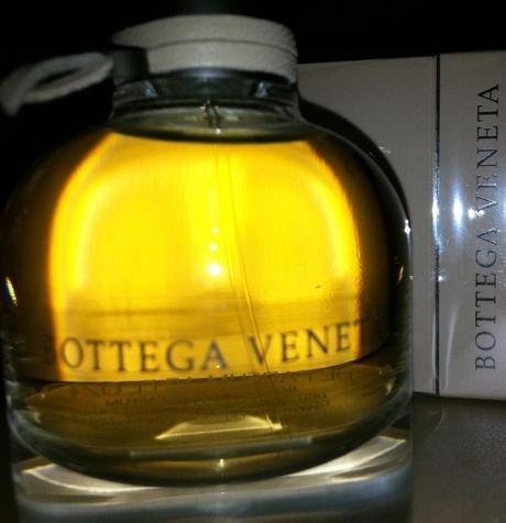 BOTTEGA VENETA LANCIA IL SUO NUOVO PROFUMO CON IL VOLTO DI NINE D’URSO