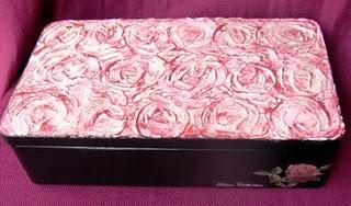 Per la festa della mamma scatole a decoupage con le rose di maggio